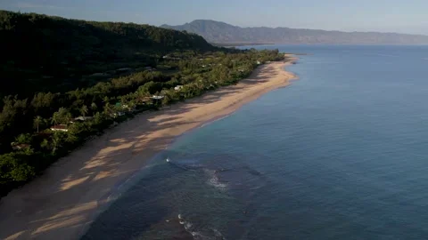 White Sandy Beach with Turquoise Blue Water in Hawaii Stock Footage 195065602