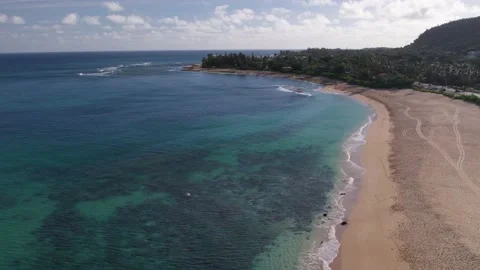 White Sandy Beach with Turquoise Blue Water in Hawaii Stock Footage 195065927