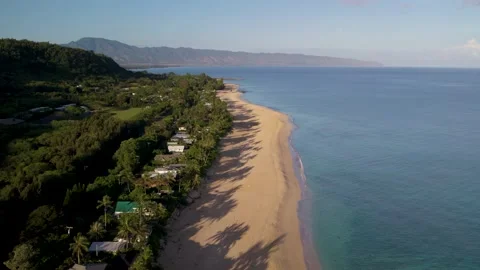 White Sandy Beach with Turquoise Blue Water in Hawaii Stock Footage 195066657