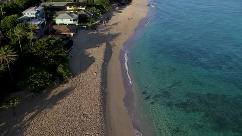White Sandy Beach with Turquoise Blue Water in Hawaii Stock Footage 195066705