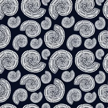 White shells seamless pattern on dark Background. Spiral seashells pattern fo Stockillustratie