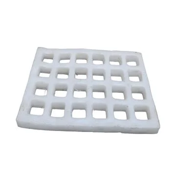 White Square Plastic Grid Tray 스톡 사진