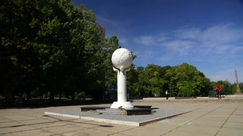 White statue of big round shape circle on the column, monument Kherson, Ukraine Stock Footage 202143222