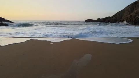 White surf breaking 스톡 동영상 150732792