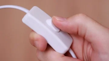 White switch turning on/of close up Vídeo Stock 86055339