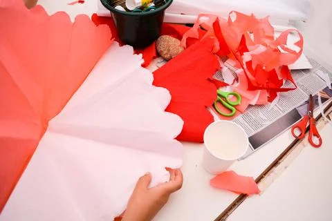 White table with various tools for child's crafts and creativity. Foto stock