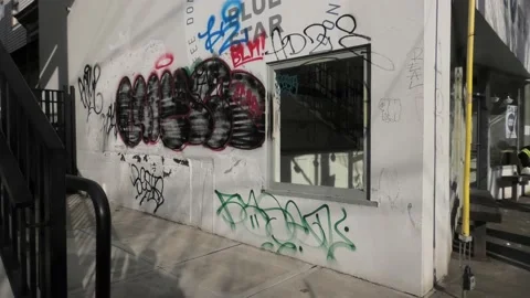 White Wall Graffiti 動画素材 150600038