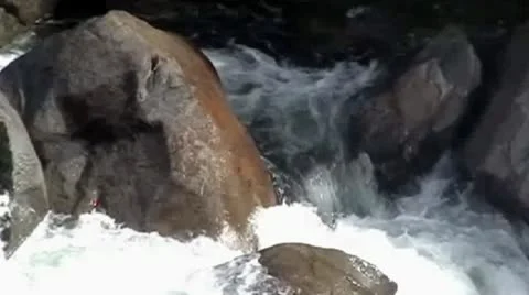 White Water Rapids and Rocks Vídeo Stock 10317834