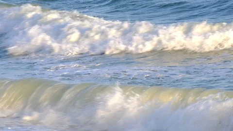 White wave Vídeos de archivo 91219557