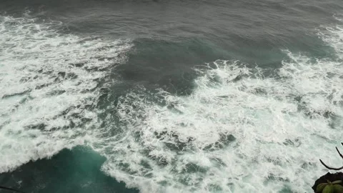 White waves breaking on the sea Video stock 289509227