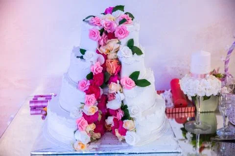 White Wedding Cake Stockfoto's