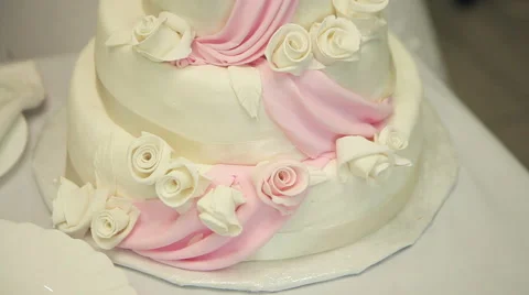 White wedding cake on the table Video stock 62486960