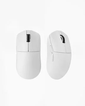 A white wireless computer mouse isolated against a white background. Stock-Fotos