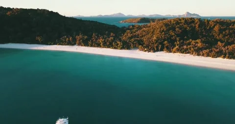 Whitehaven Beach at Sunrise 스톡 동영상 159036450