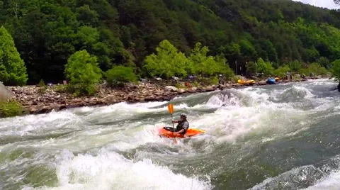 Whitewater kayaking on the Ocoee River in Ducktown Tennessee USA 스톡 동영상 45209577