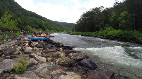 Whitewater rafting tours on the Ocoee River in Ducktown, Tennessee USA Видео 45209583