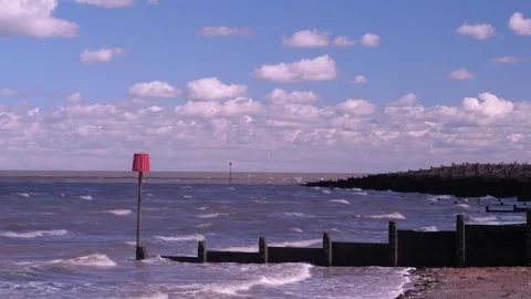 Whitstable incoming tide 2 스톡 동영상 211029683