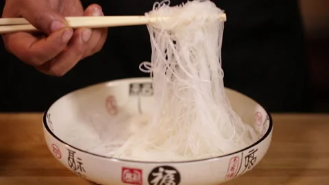 The whole process of soaking bubbles in boiling water to make fans (1) Stock Footage 202259015