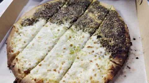 Whole Zaatar and Cheese Flatbread in Box Vídeos de archivo 344991228