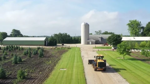 WI fields and tracktor Stock-Footage 169551093