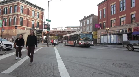 Wicker Park intersection in Chicago Stock Footage