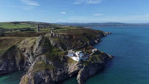 Wicklow Head Lighthouse Complex on Irish Coast Vidéo 346978543