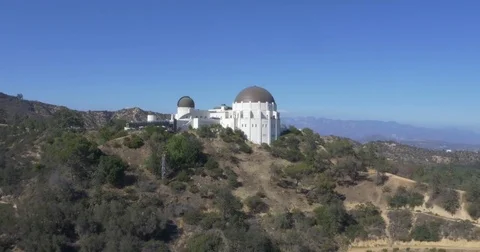 Wide Aerial of Griffith Observatory Vídeo Stock 75581502