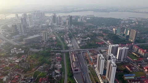 Wide aerial view of river and cityscape Stock-Footage 337729752