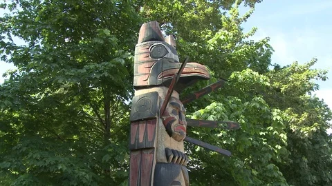Wide and Closeup sequence of Totem pole carving Stock Footage 75249677