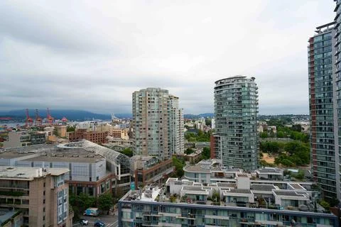 Wide angle capture of city scape buildings in vancouver british columbia du.. Stock-Fotos