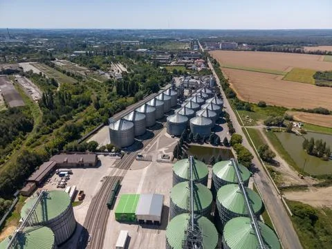 Wide Angle Drone View of Large Agricultural Grain Storage Silo Facility Fotos Stock