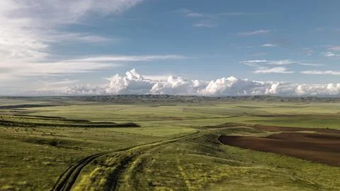 Wide Angle Landscape of Sprawling Green Agricultural Valleys Fotos de archivo