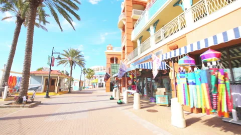 Wide angle panning of Destin Florida harborwalk harbor village boardwalk Vidéo 161843853