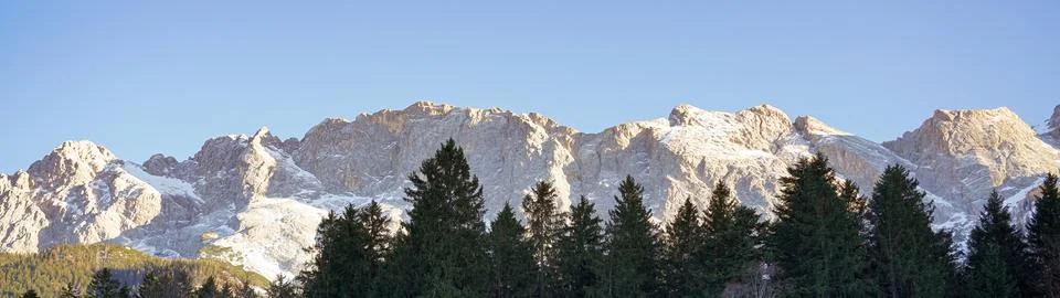 Wide-angle panoramic image of the Alpine mountains with a resolution of 32 to Stock-Fotos