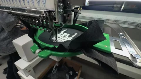 Wide Angle Perspective of Industrial Multi Needle Embroidery Machine Stitch.. 스톡 동영상 332206174