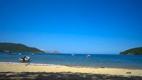 Wide angle slow motion view of BAHIA CONCHA beach in Parque Tayrona Video stock 102485810