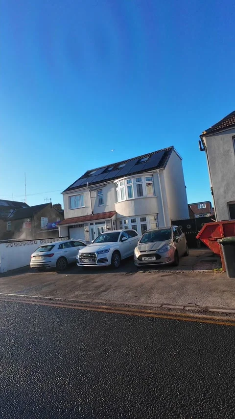 Wide Angle Vertical Footage of British Urban City Streets During Car Drive Vídeo Stock 327451404