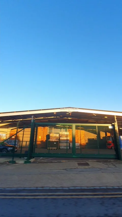 Wide Angle Vertical Footage of British Urban City Streets During Car Drive Vídeos de archivo 327462116