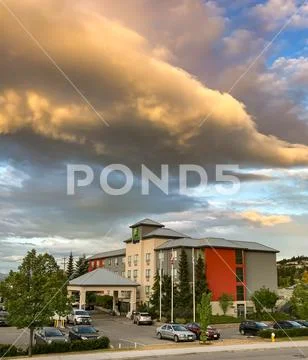 Wide angle view of the Holiday Inn Express hotel in Kamloops, Canada Stock Photos