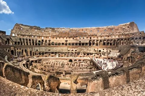 WIde angle view inside the ancient Colosseum, popular tourist destination in Foto stock