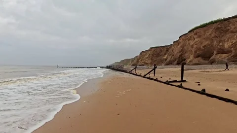 Wide angle view of the Jurassic coast in West Runton, North Norfolk Video stock 308318538