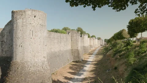 Wide Angle View of the Massive Medieval Ramparts and Defensive Towers in Provins Vídeo Stock 340636627