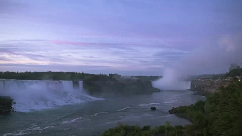 Wide-angle view of Niagara Falls and its surroundings, offering scenic Видео 290831960