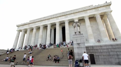 Wide angle view of outside Lincoln Memorial Vídeo Stock 7901205