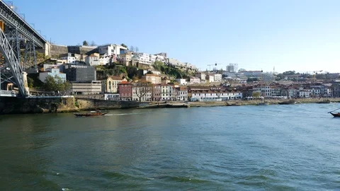 Wide angle view over Douro river and wine district, Vila Nova de Gaia, Portugal Vídeos de archivo 105011236