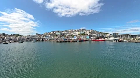 Wide angle view of the seaside town of Brixham on the English Riviera Stock-Footage 280926380