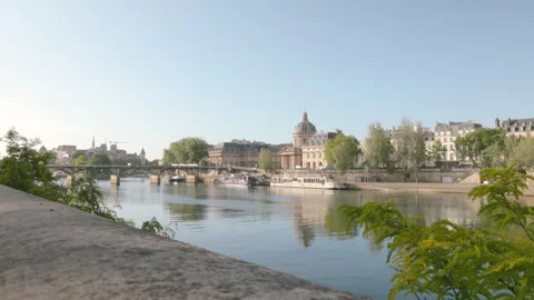 Wide Angle View of Seine River, Institut de France and Bridges in Paris Vídeo Stock 335124677