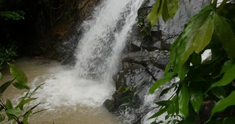 Wide-angle view of small waterfall-59 sec 4k P2040710 Stockbeeldmateriaal 165601901