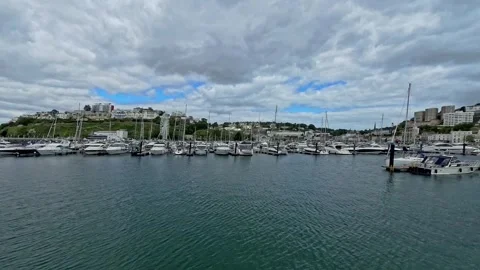 Wide angle view of Torquay and boats in the harbour Stock-Footage 281492357