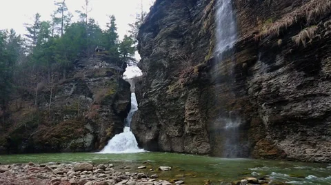 Wide Angle Waterfall 库存影片 37584840